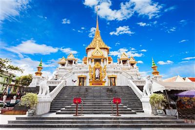 Stufen zum Wat Traimit Tempel